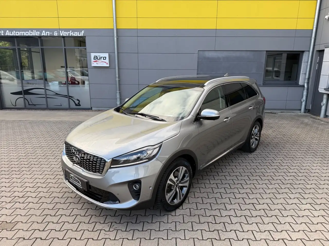Kia Sorento Platinum Edition 4WD LEDER/PANO/SHZ/AHK* — photo 1 of 40