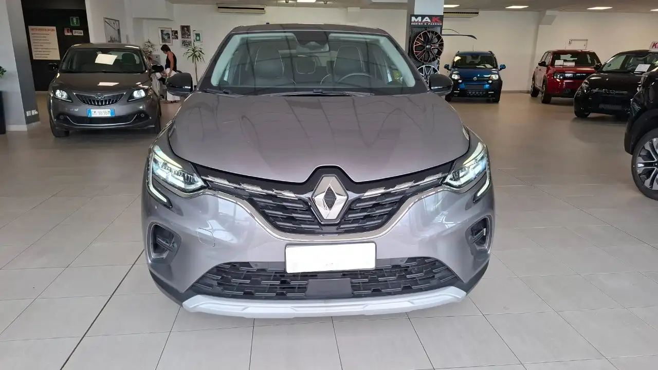 Renault Captur 1.0 tce Techno 90cv — photo 1 of 15
