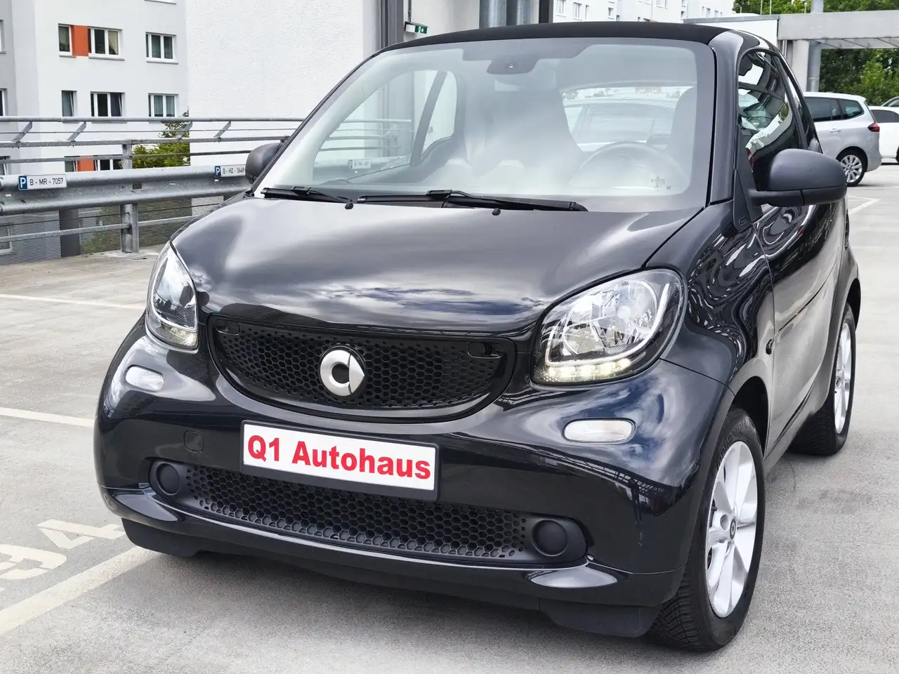 smart forTwo PASSION KLIMA/NAVI/SH/RÜKAM/TEMPOMAT/ALUS/SMARTPHONE INTEGRATION/LED — photo 1 of 15