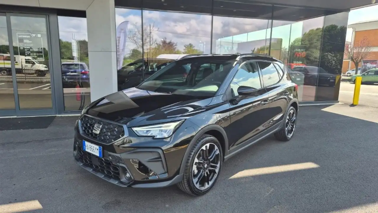SEAT Arona 1.0 EcoTSI Black Edition — photo 1 of 13