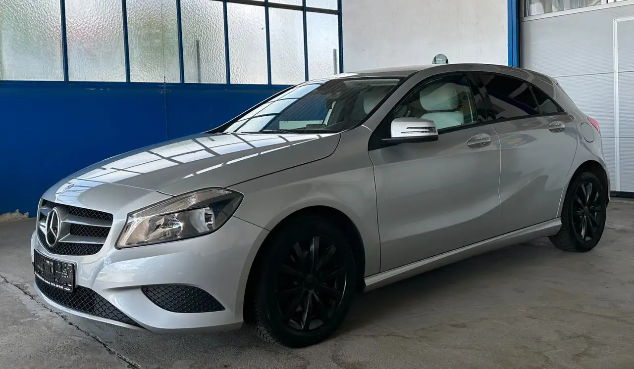 Mercedes-Benz A 200 A A 200 BlueEfficiency Urban — photo 1 of 21