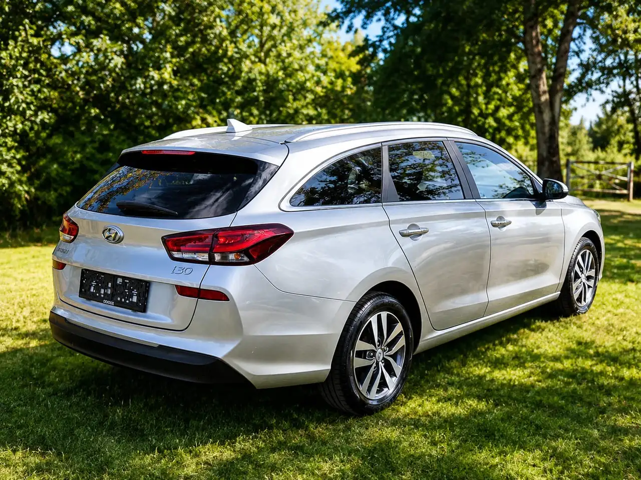 Hyundai i30 CW 1,4 T-GDI Level 6 DCT Aut. — photo 1 of 19