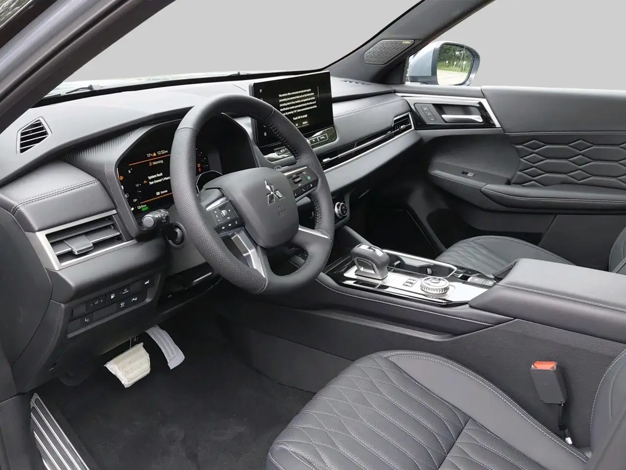 2026 Mitsubishi Outlander 2.4 PHEV Instyle, photograph 4