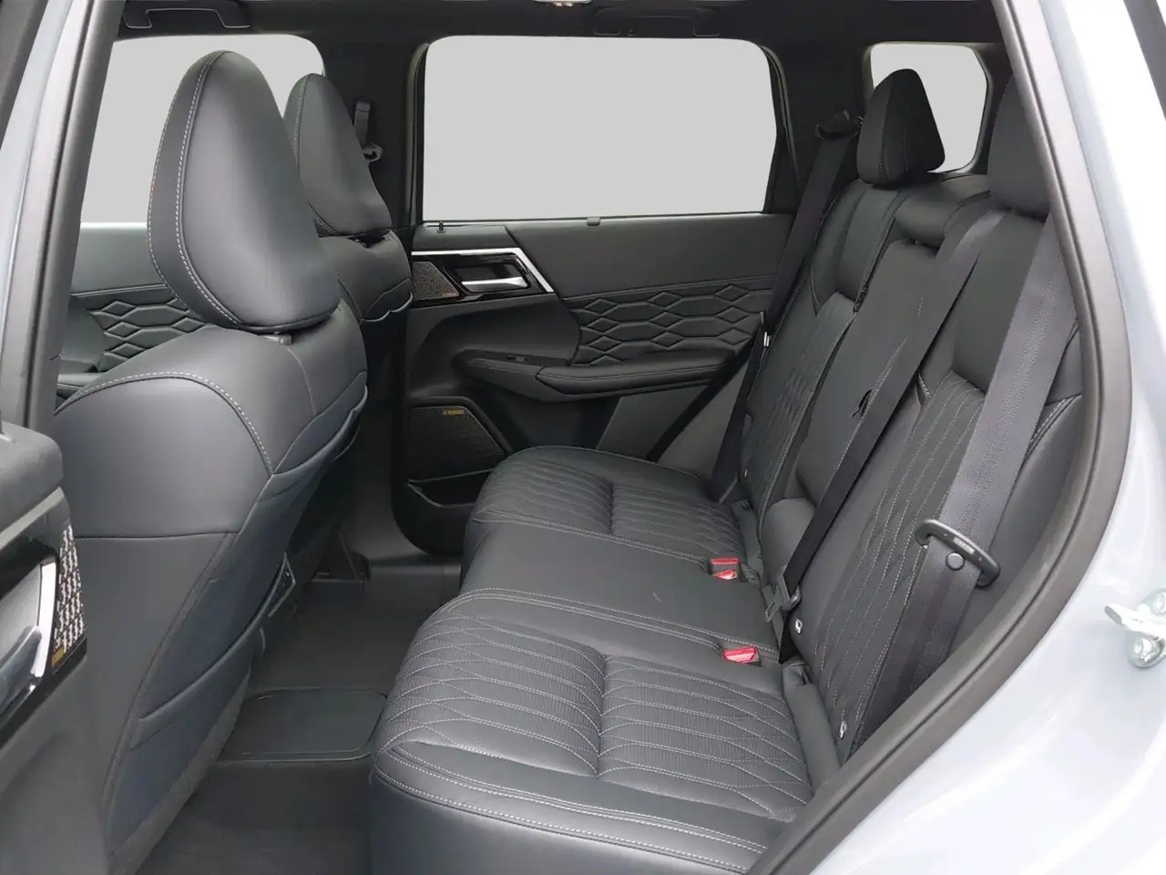 2026 Mitsubishi Outlander 2.4 PHEV Instyle, photograph 6