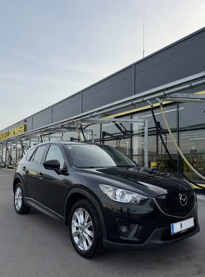 Mazda CX-5 SUV / Geländewagen — photo 1 of 7