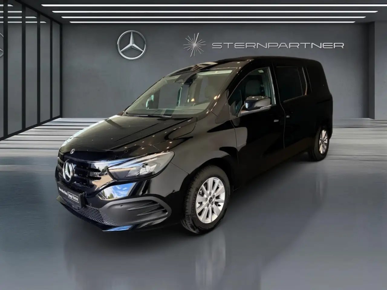Mercedes-Benz EQT 200 lang MBUX+Progressive+Ambiente+DAB+NAVI — photo 1 of 30