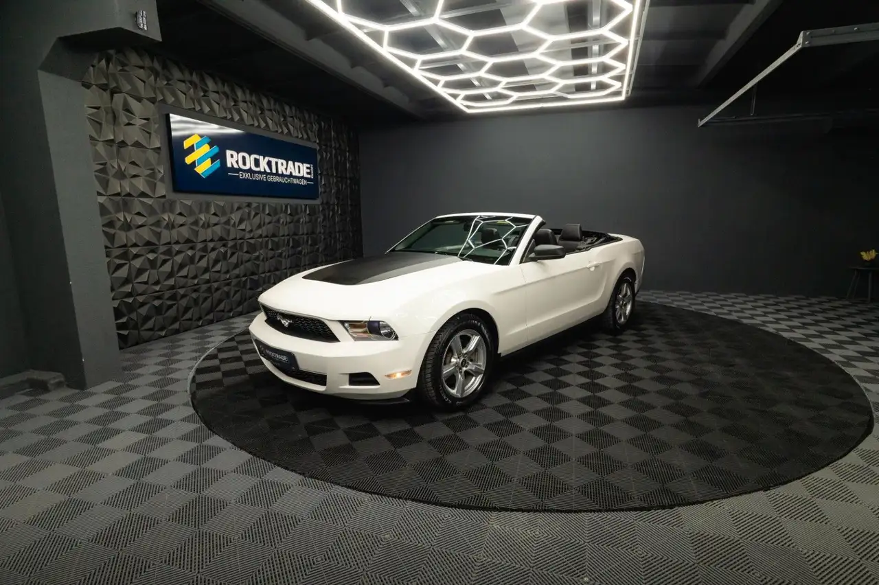 Ford Mustang 3.7 V6 GT Cabrio | TÜV 2028 | 4Season — photo 1 of 40