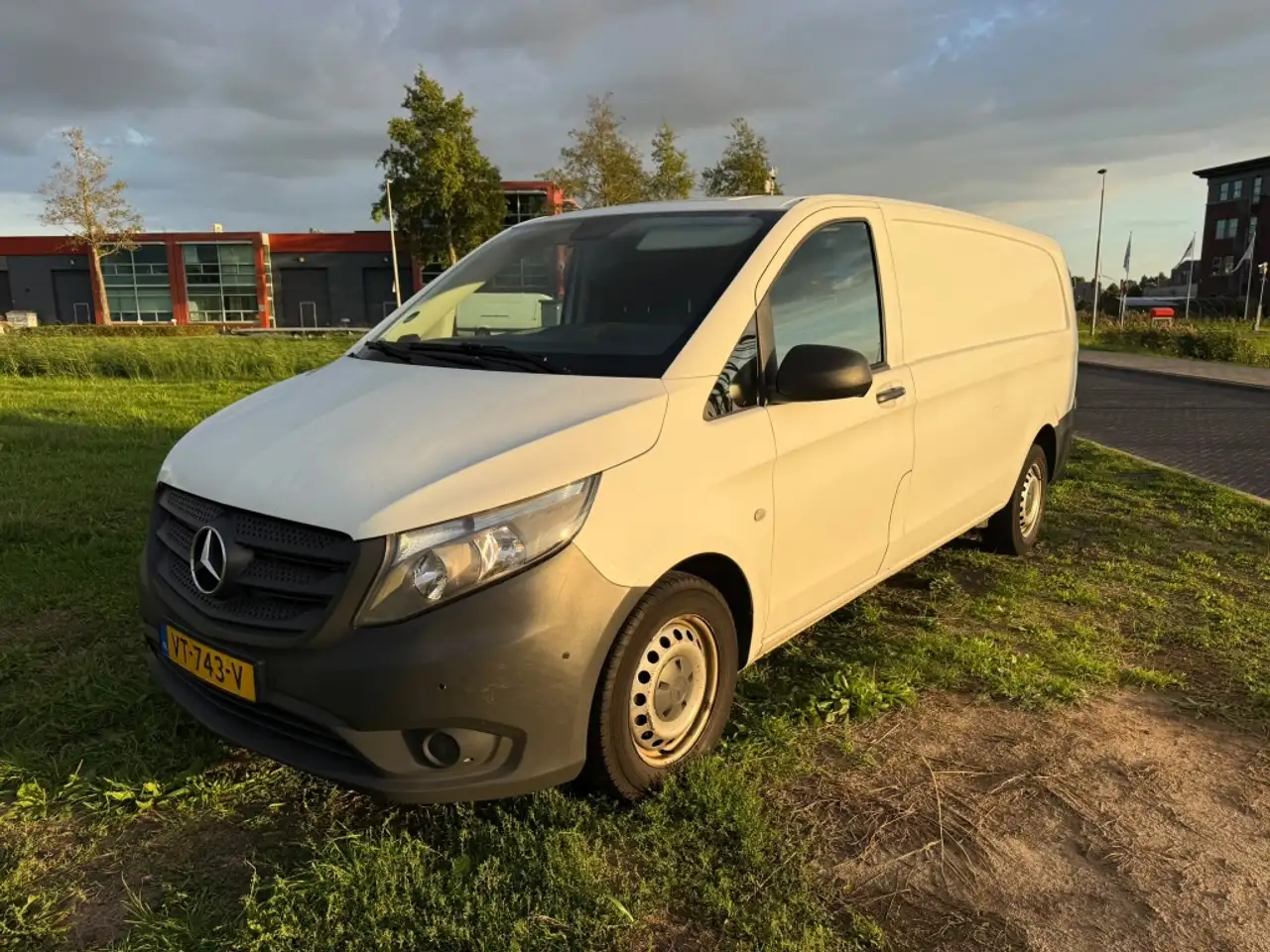 Mercedes-Benz Vito 111 CDI Extra Lang — photo 1 of 17