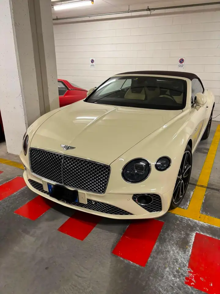 Bentley Continental GTC Continental GTC 4.0 V8 550cv auto — photo 1 of 8