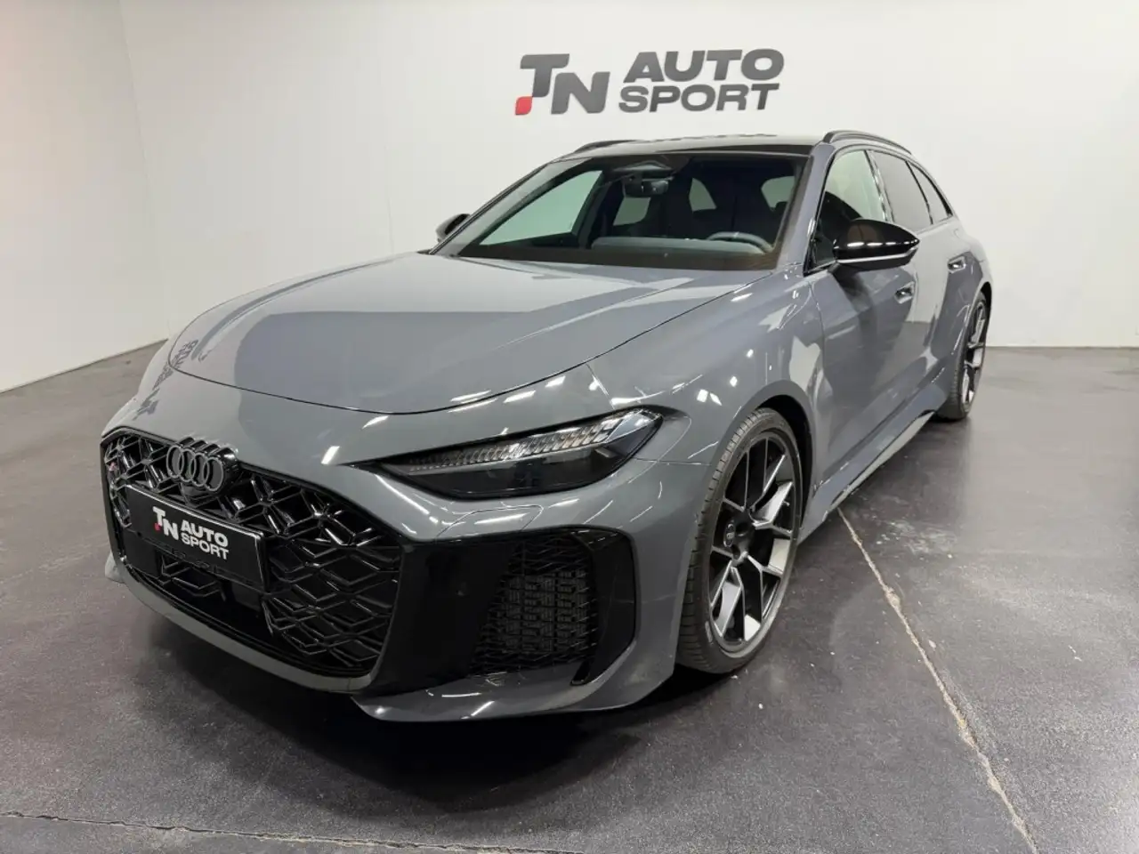 Audi RS5 Avant TFSI e-hybrid Tiptronic 470kW — photo 1 of 15