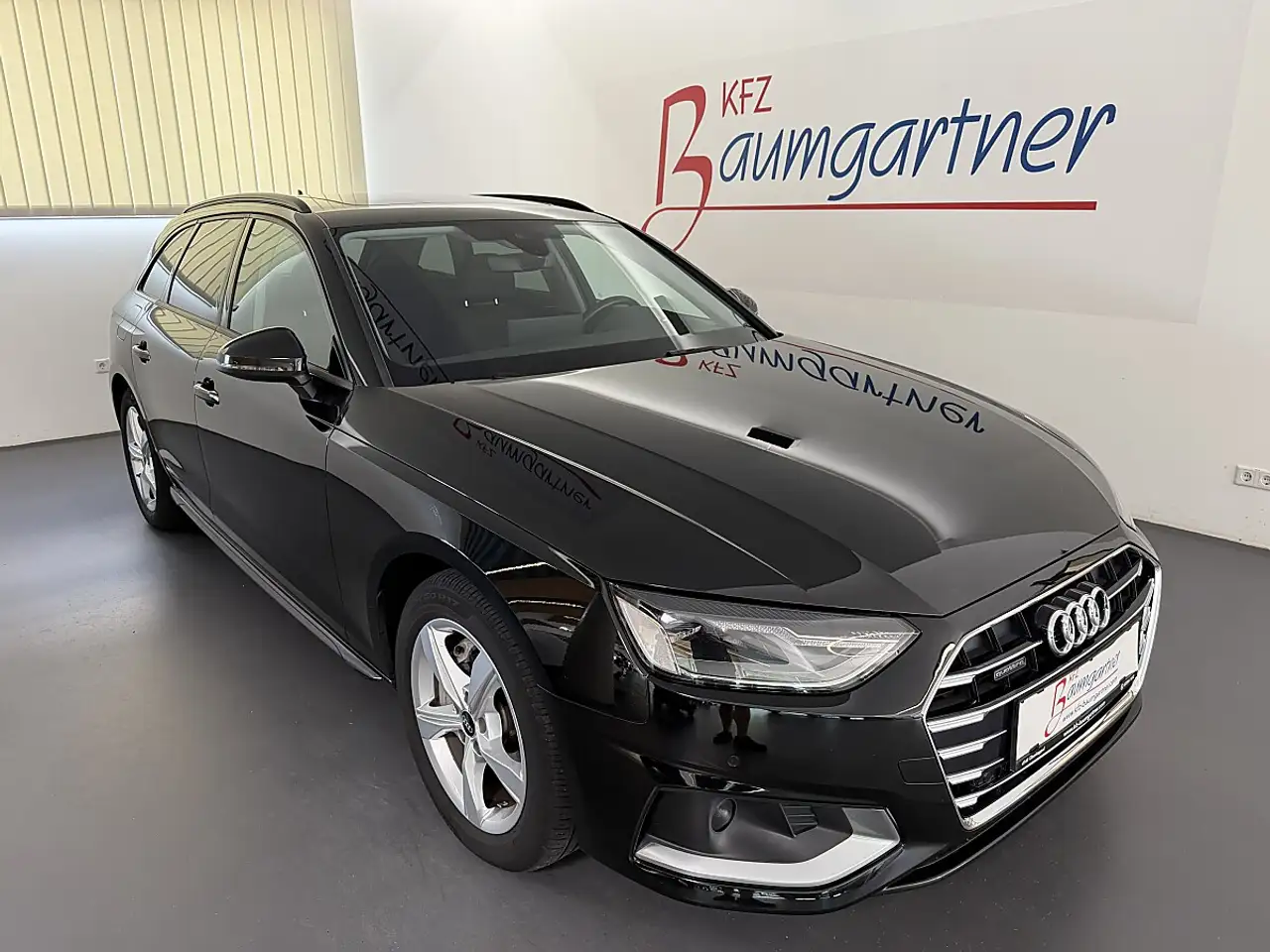 Audi A4 Avant 40TDI quattro advanced S-tronic *Standhei... — photo 1 of 40
