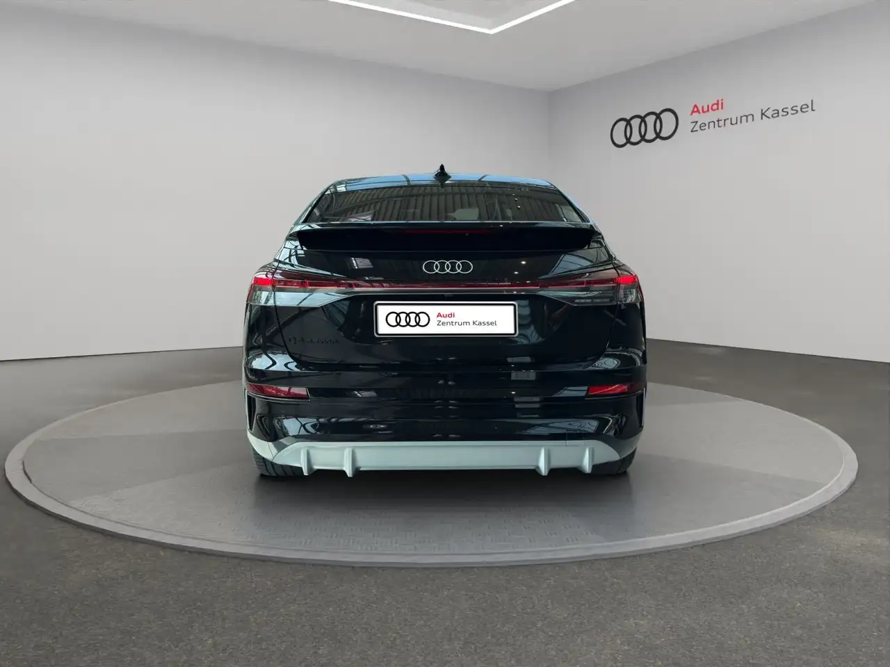2027 Audi Q4 e-tron Q4 Sportback e-tron perf. Matric HuD SONOS 360°, photograph 5