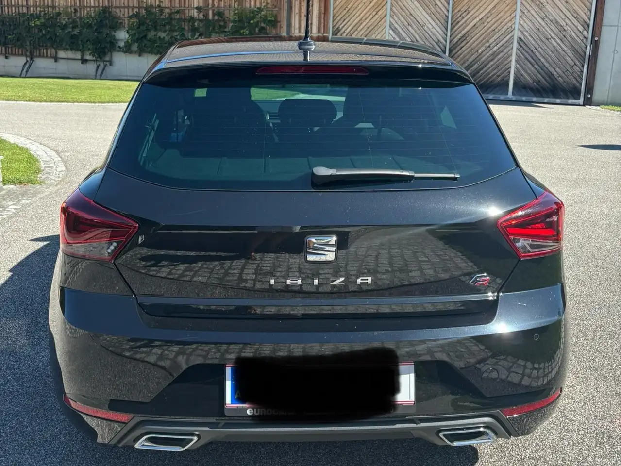 SEAT Ibiza Ibiza 1,0 ECO TSI FR FR — photo 1 of 14