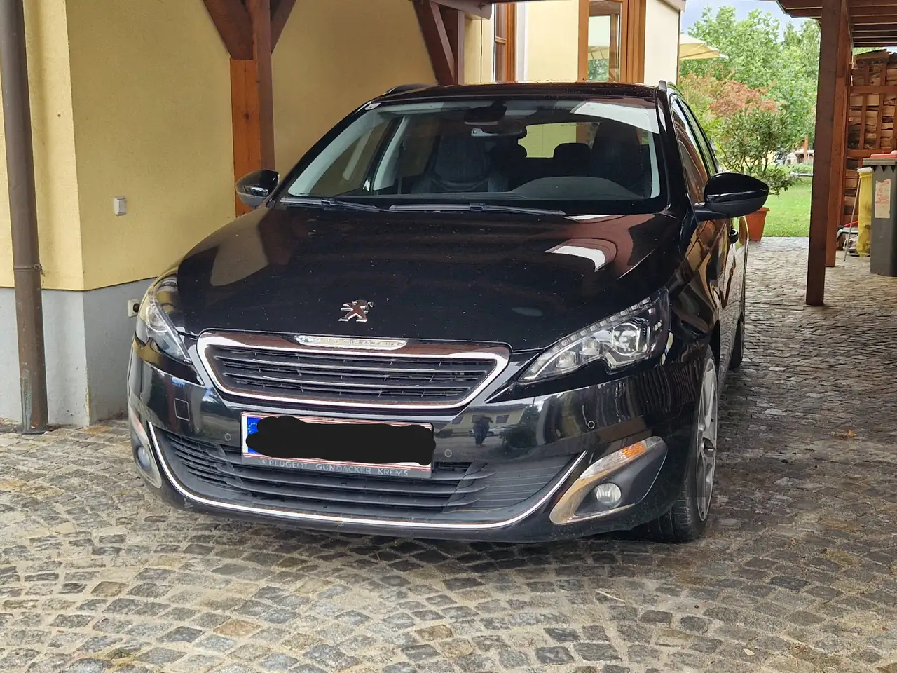 Peugeot 308 308 SW 2,0 BlueHDi 150 Allure 17" Felgen Aut. Allure 17" Felgen — photo 1 of 7