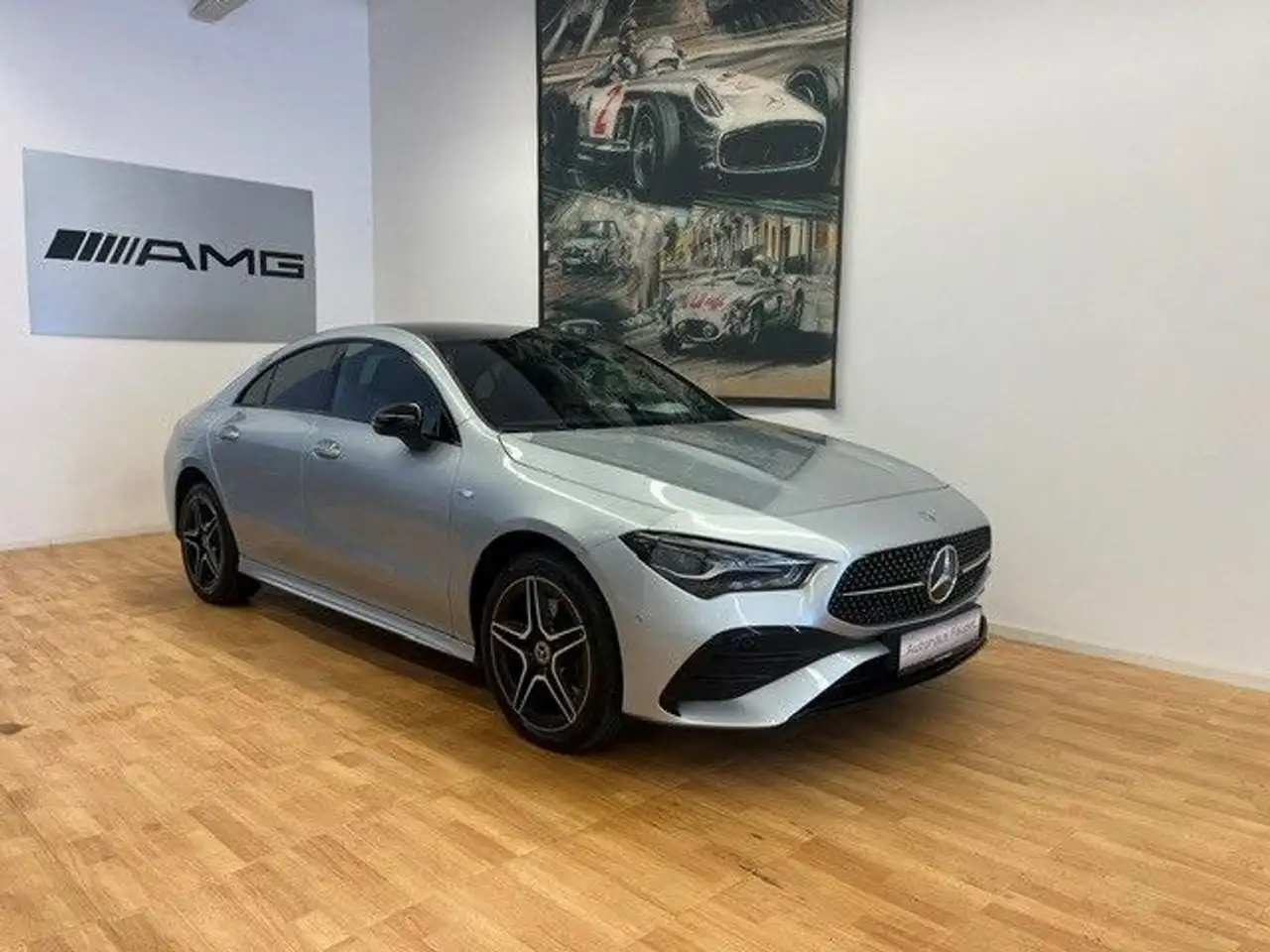 Mercedes-Benz CLA 250 e Coupe AMG-Line Panorama Soundsystem — photo 1 of 12