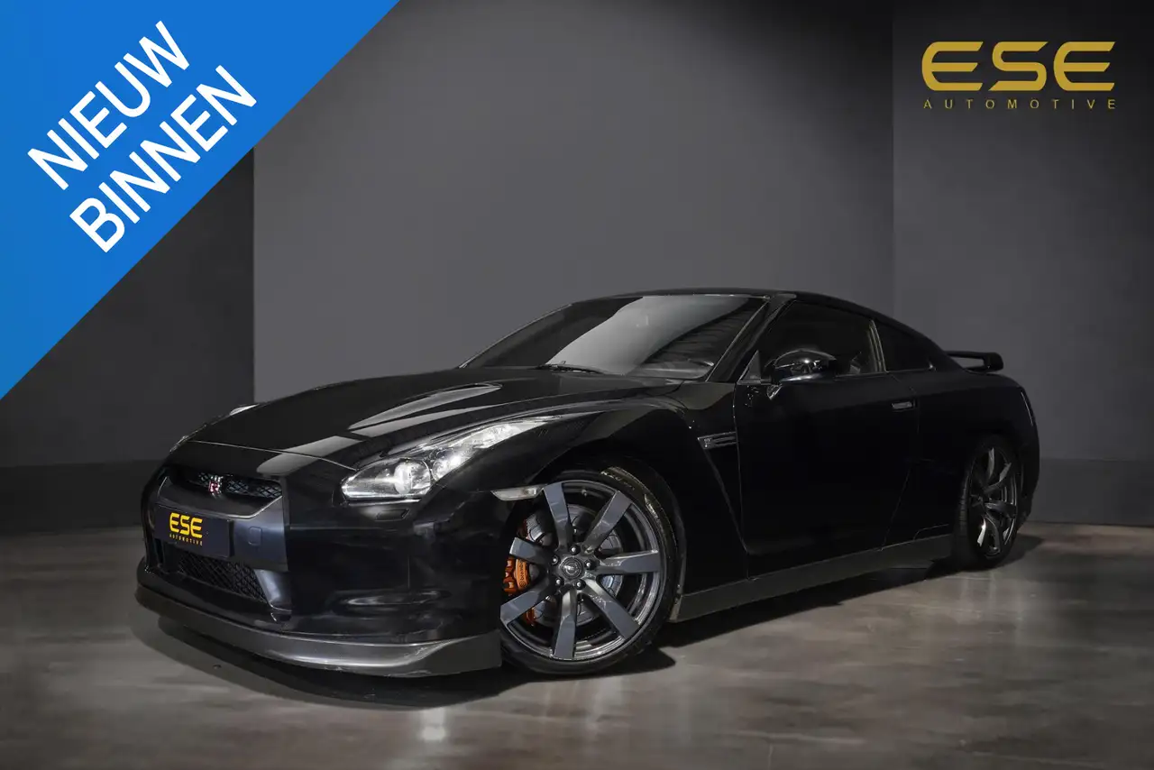 Nissan GT-R 3.8 V6 Black — photo 1 of 36