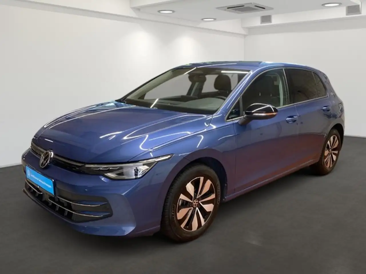 Volkswagen Golf VIII Lim. GOAL 1.5 eTSI DSG - SHZ LED Plus Navi AC — photo 1 of 8