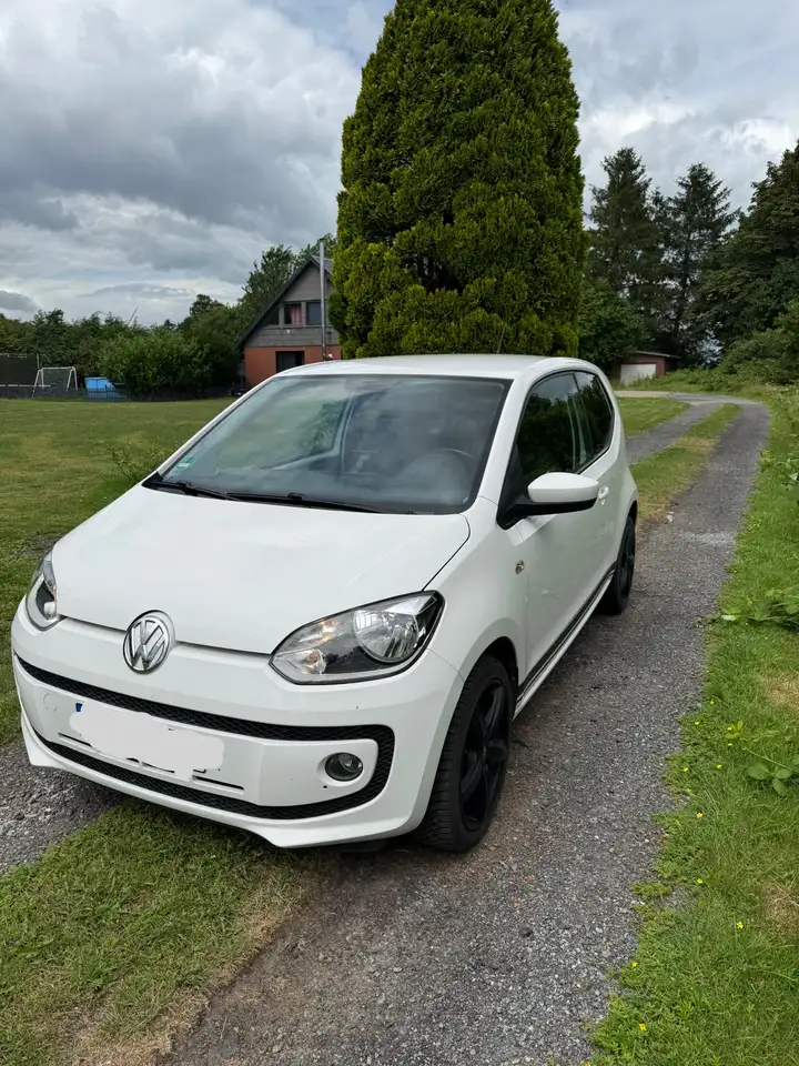 Volkswagen up! 1.0 Tüv Neu — photo 1 of 10