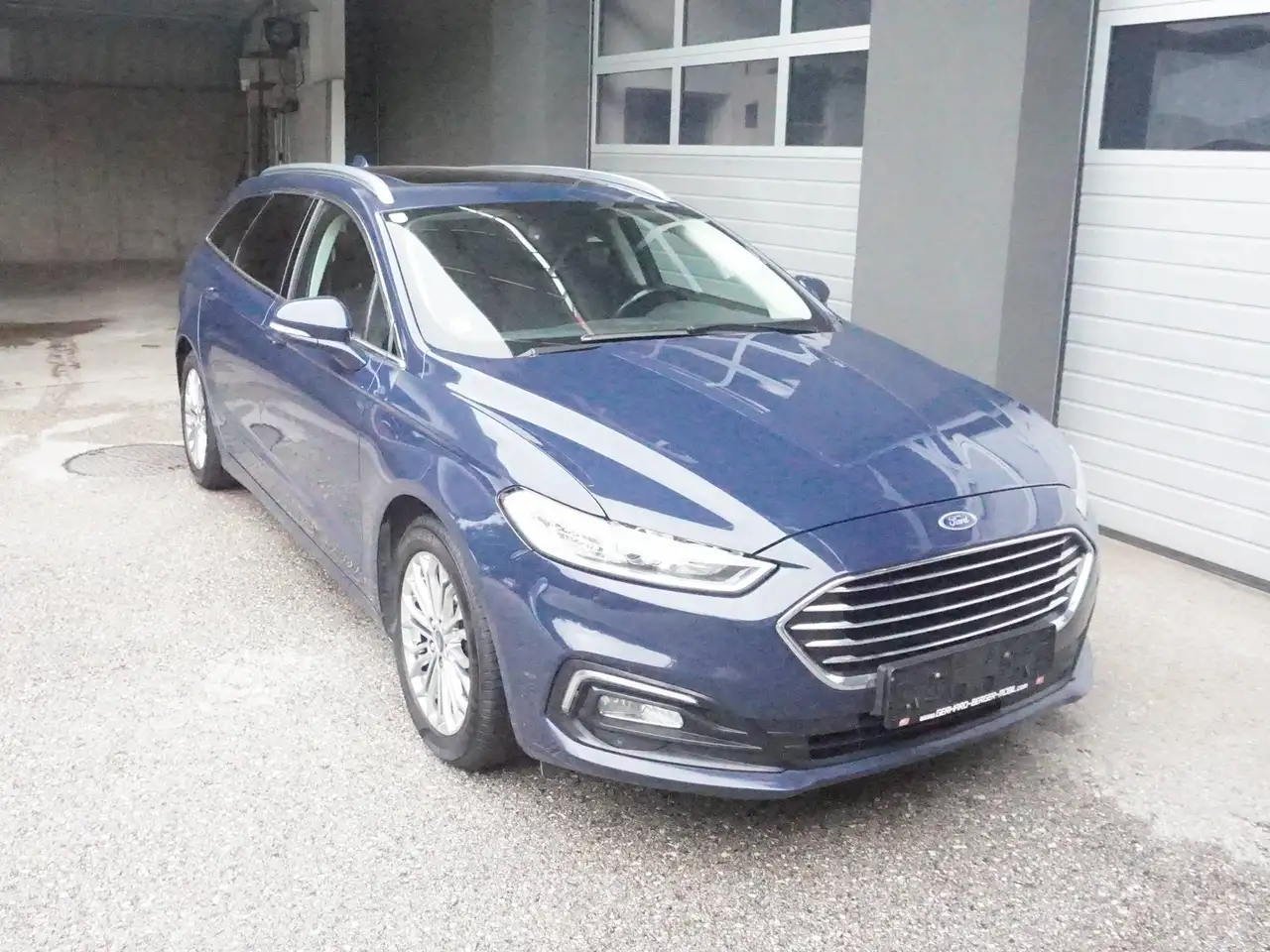 Ford Mondeo Titanium — photo 1 of 14