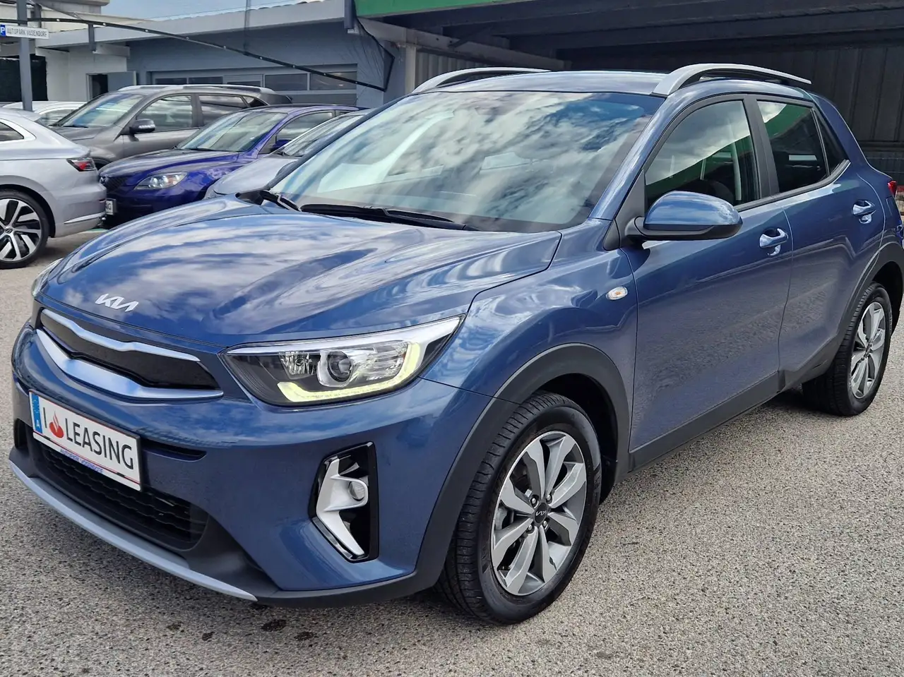 Kia Stonic Stonic 1,0 TGDI GPF ISG Silber DCT Aut. Silber — photo 1 of 15