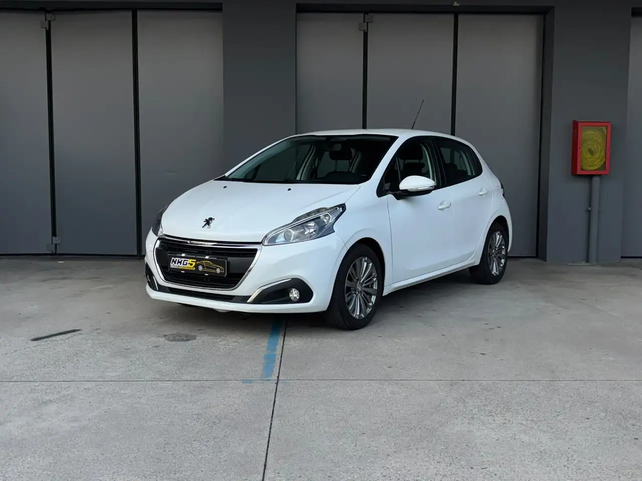 Peugeot 208 208 5p 1.2 puretech Allure gpl 82cv — photo 1 of 15