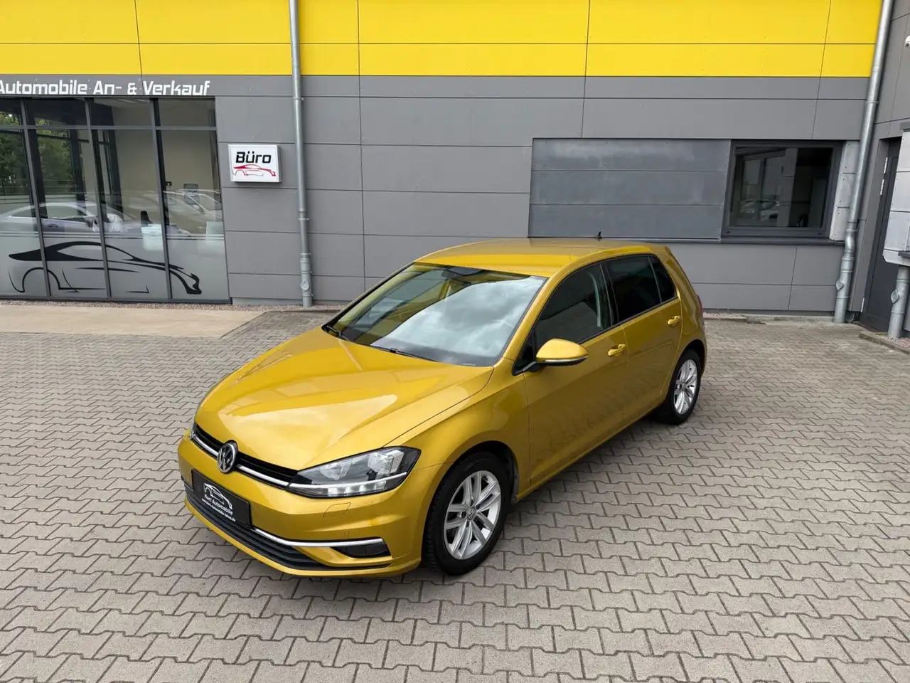 Volkswagen Golf VII Lim. Comfortline/NAVI/SHZ/KLIMAA*/PDC/ — photo 1 of 27