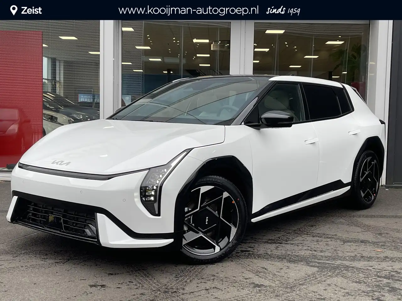 Kia EV4 GT-Line 81.4 kWh SPECIALE ACTIE | UIT VOORRAAD LEV — photo 1 of 40