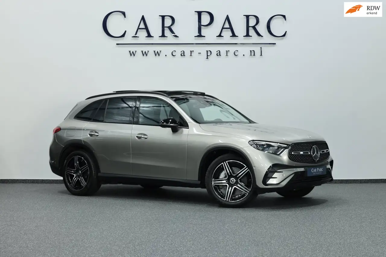Mercedes-Benz GLC 300 300e 4MATIC AMG Line HIGHBEAM/VIRTUAL/SFEER/PANO/A — photo 1 of 29
