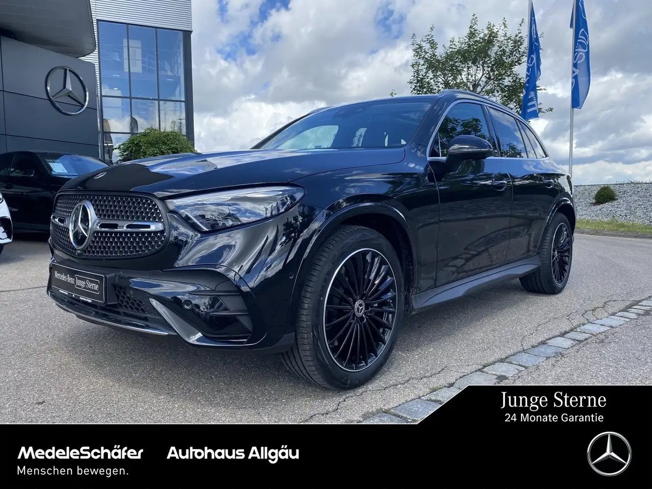 Mercedes-Benz GLC 220 GLC 220 d 4M AMG Distro AHK Memo Pano Burm Sport — photo 1 of 20