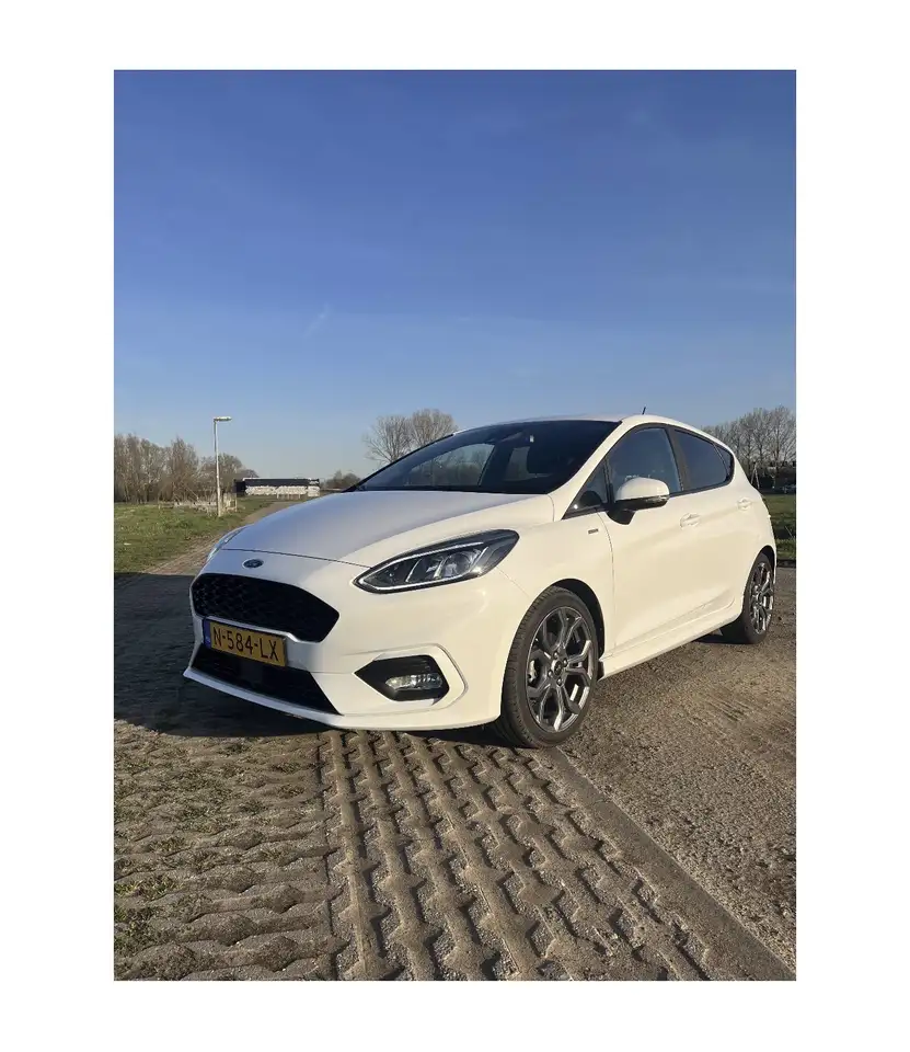 Ford Fiesta 1.0 EcoB.Hy. ST-Line — photo 1 of 16