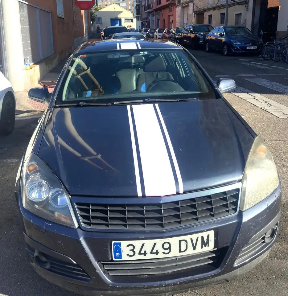 Opel Astra SW 1.9CDTi Cosmo — photo 1 of 14