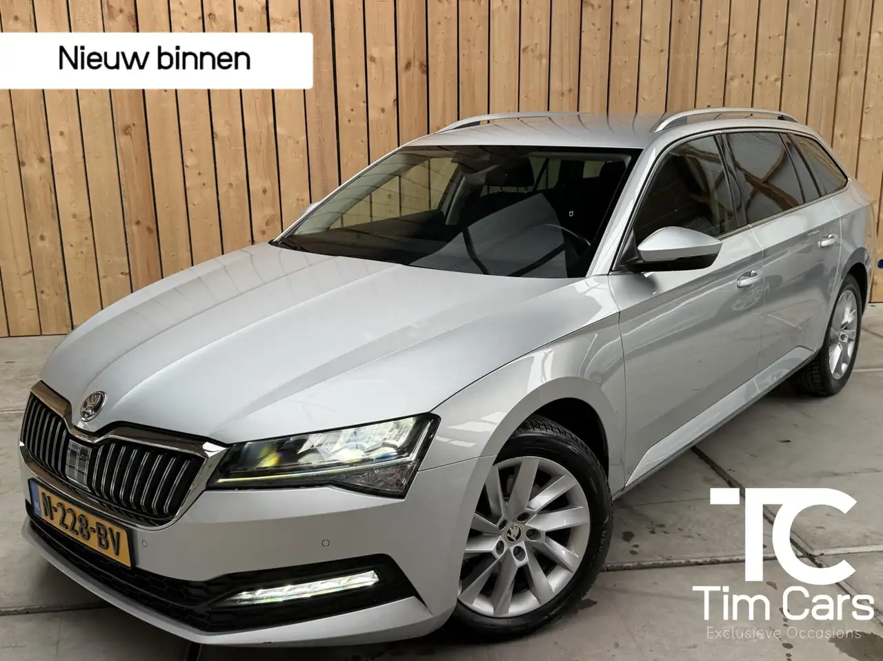 Skoda Superb Combi 1.5 TSI ACT Business Edition Automaat | Adap — photo 1 of 40