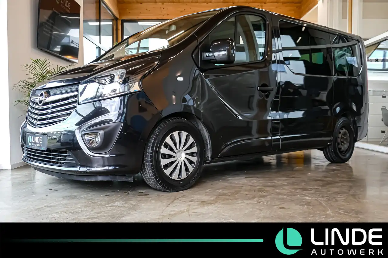 Opel Vivaro Combi L1H1 |8-SITZ.|AHK|NAVI|RFK|STHZ. — photo 1 of 15