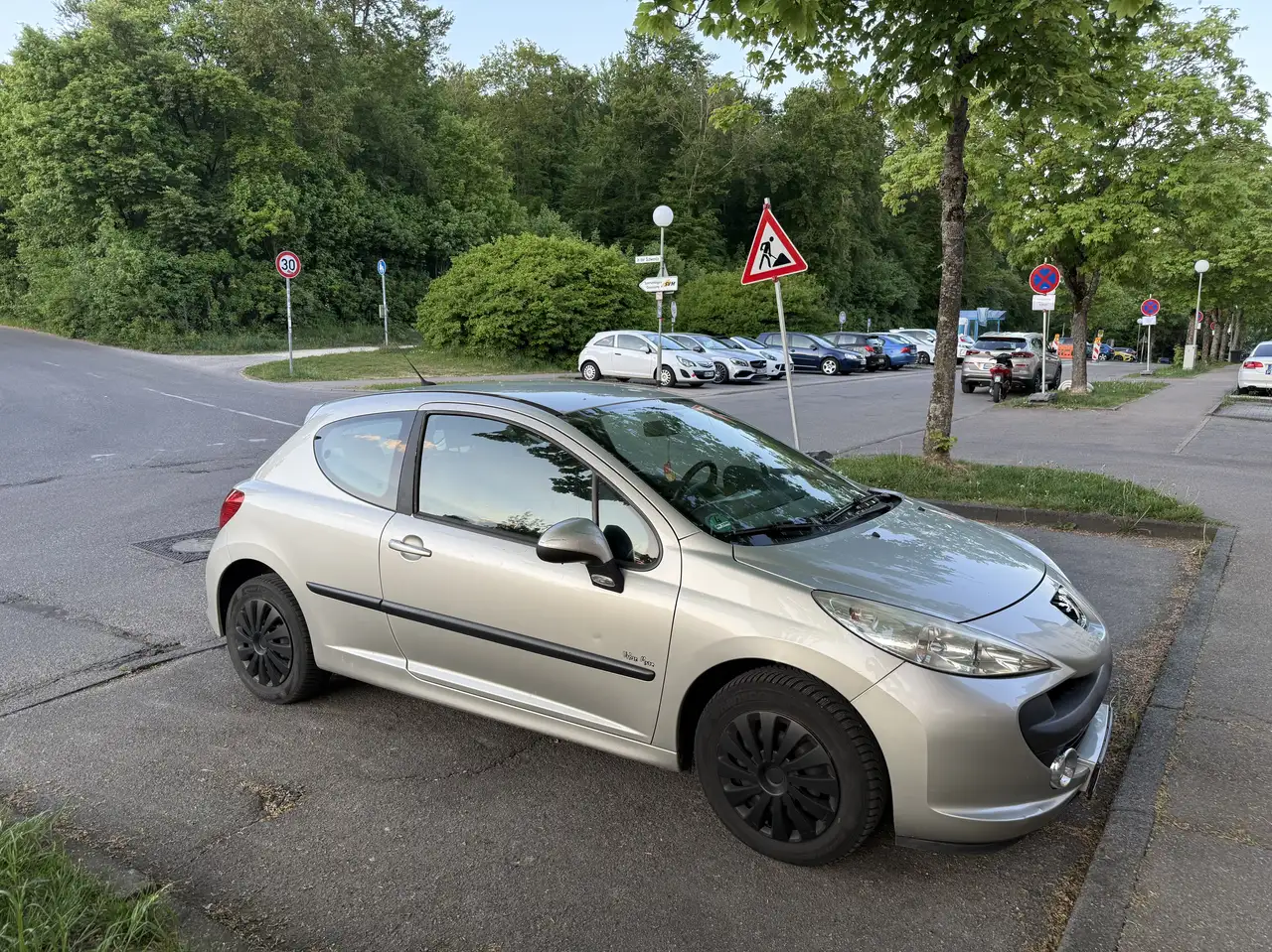 Peugeot 207 75 Filou — photo 1 of 10
