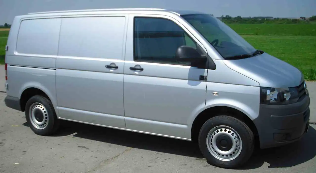 Volkswagen T6 Transporter Kastenwagen KR 2,0 TDI 4Motion BMT — photo 1 of 1
