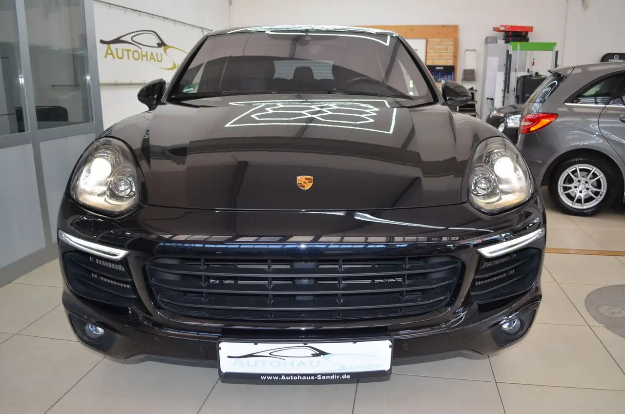 2018 Porsche Cayenne 3.0d Platinum Edition ~ Approved 06.2027, photograph 3