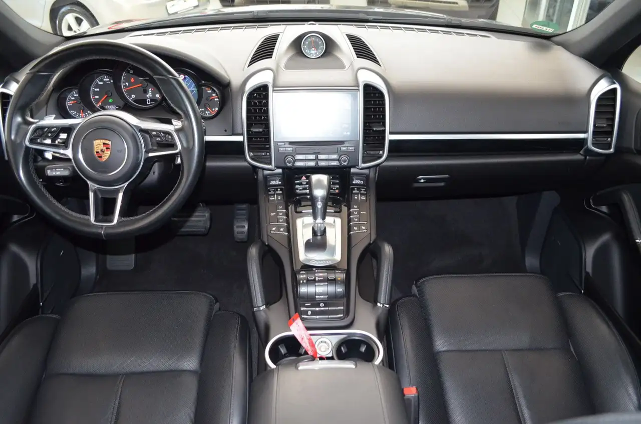 2018 Porsche Cayenne 3.0d Platinum Edition ~ Approved 06.2027, photograph 12