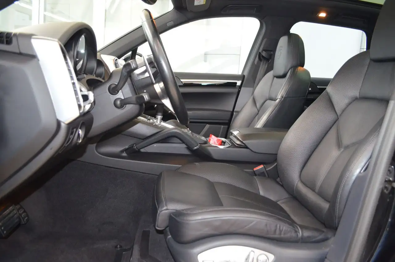 2018 Porsche Cayenne 3.0d Platinum Edition ~ Approved 06.2027, photograph 11