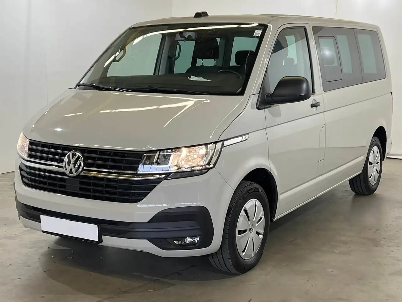 Volkswagen T6.1 Caravelle T6.1 *2,0TDI *150PS *KR *6-SITZER *AHK — photo 1 of 16
