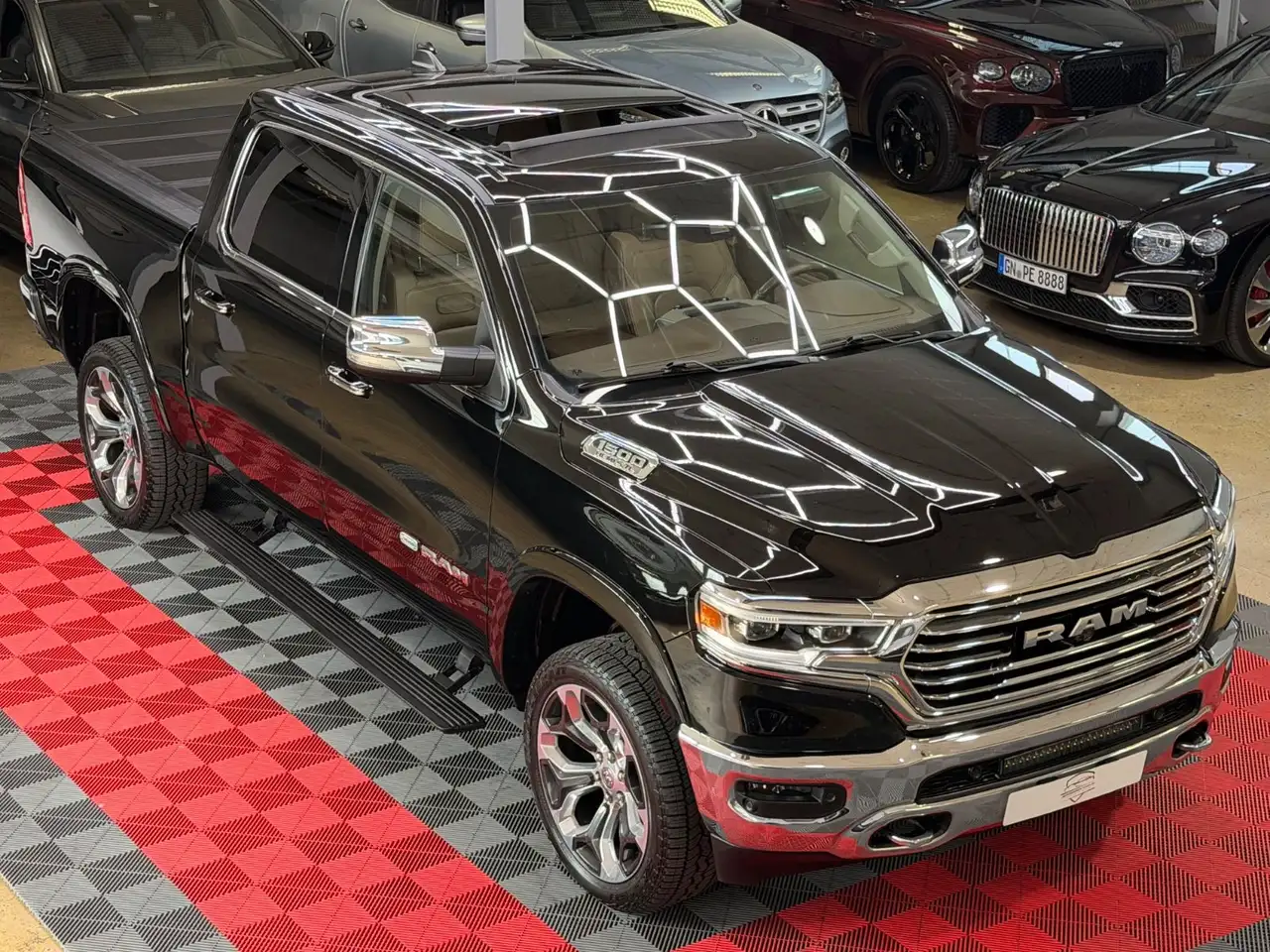 Dodge RAM 1500 5.7 4X4 LIMITED LONGHORN Panorama LPG — photo 1 of 36