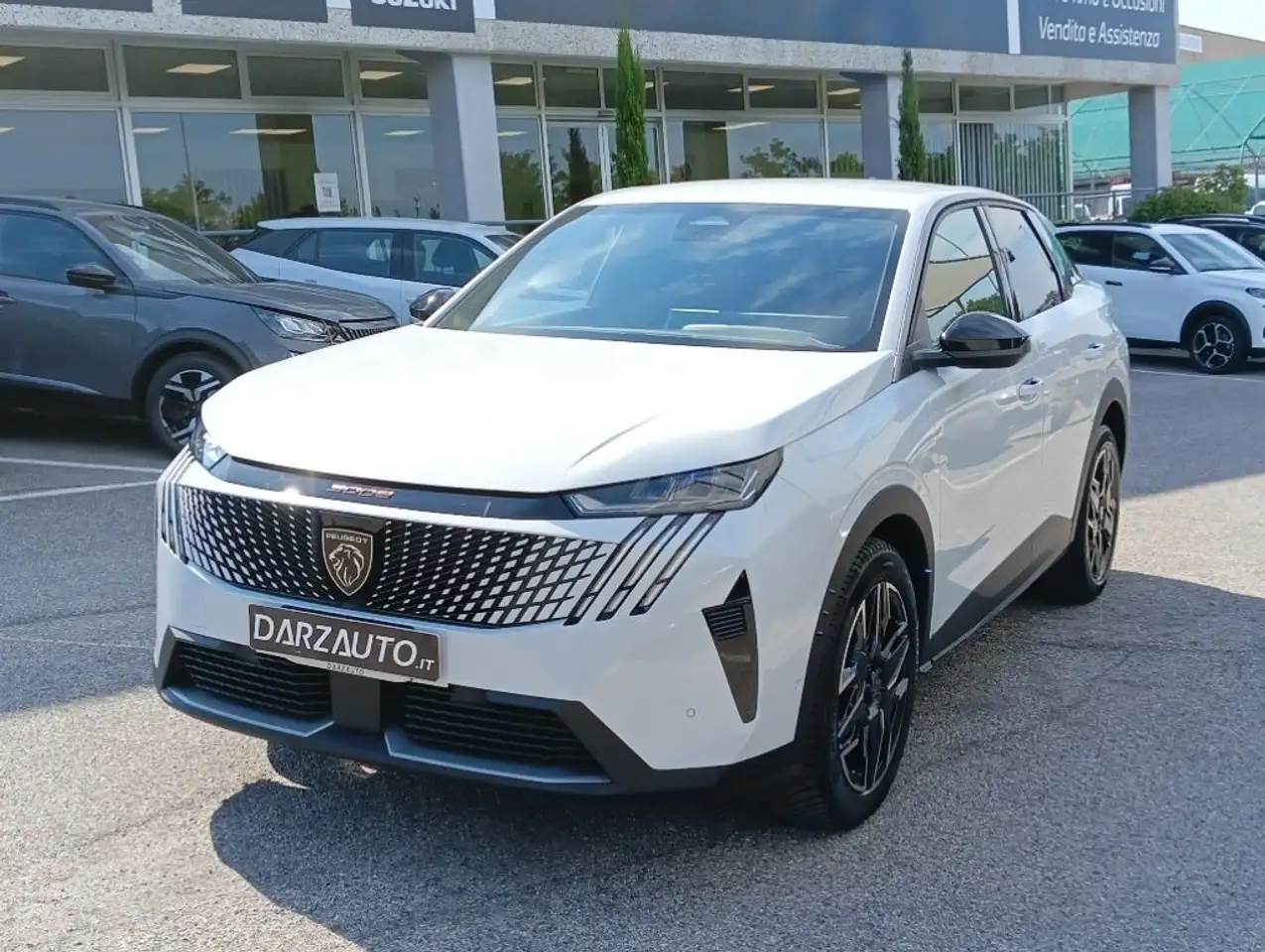 Peugeot 3008 Hybrid 145 e-DCS6 Allure + Full Options — photo 1 of 15