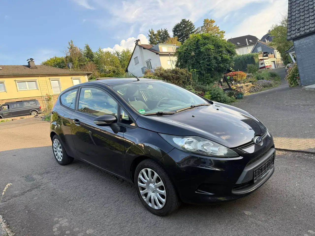 Ford Fiesta Trend *TÜV:NEU* — photo 1 of 8