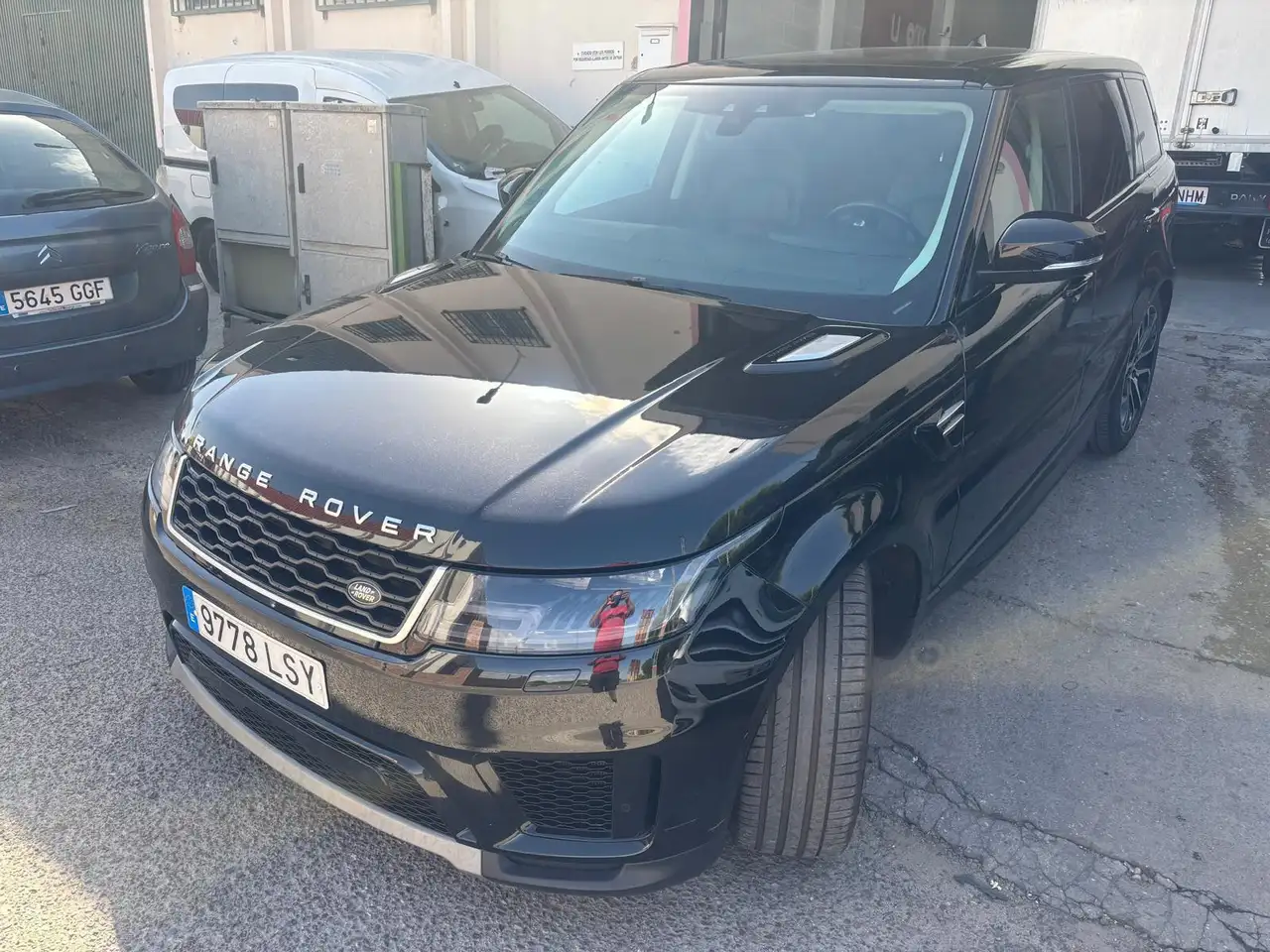 Land Rover Range Rover Sport 3.0D I6 MHEV HSE Aut. 249 — photo 1 of 20