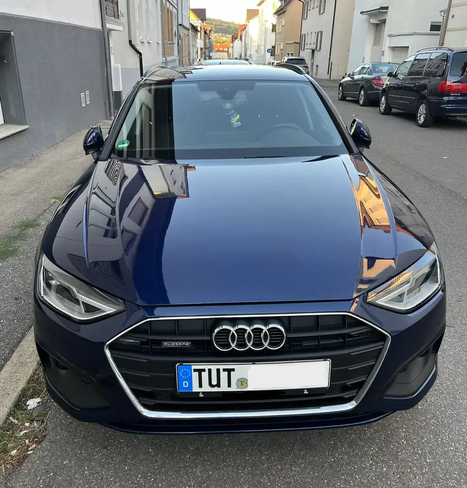 Audi A4 — photo 1 of 6