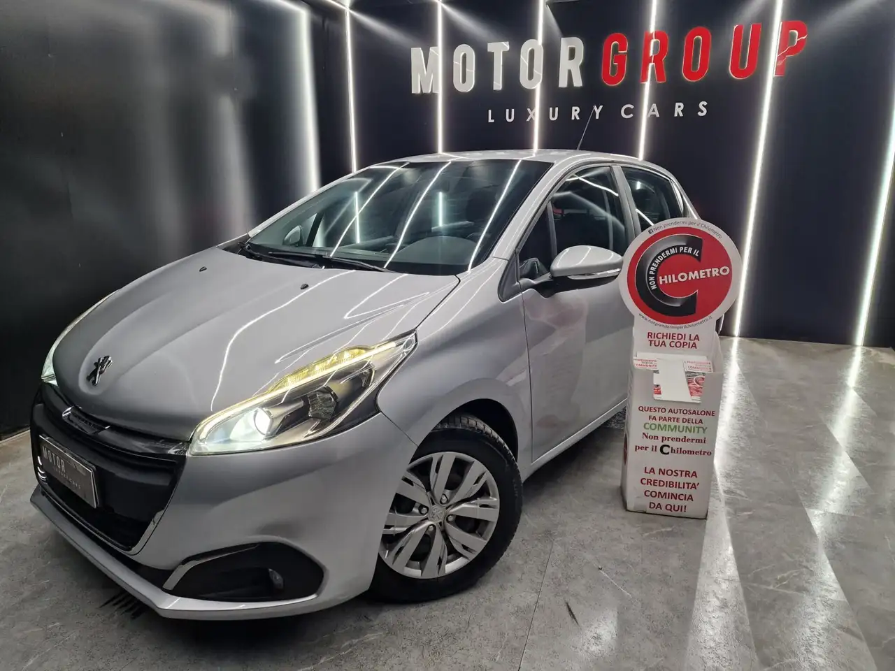 Peugeot 208 1.5 BlueHDi 75CV 5 porte Active — photo 1 of 15