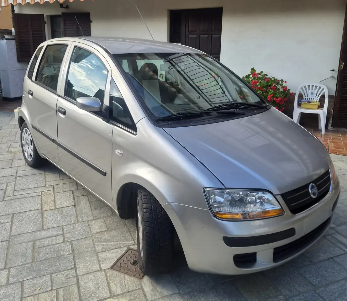 Fiat Idea 1.3 mjt 16v Dynamic — photo 1 of 13
