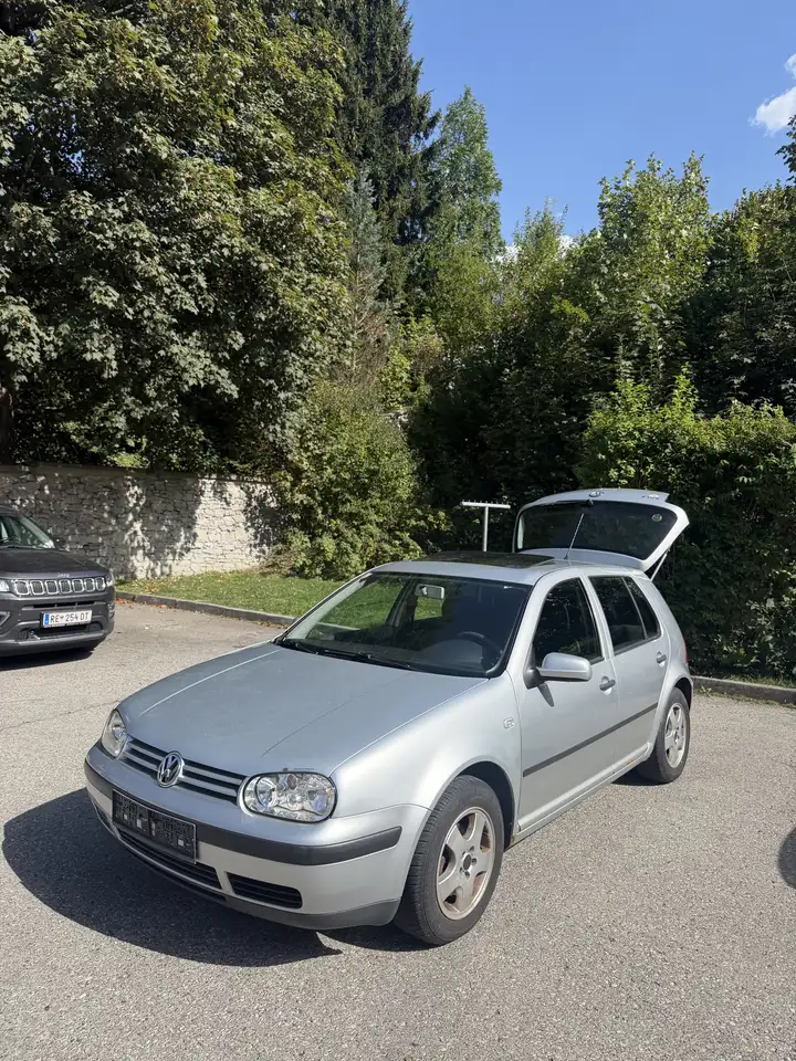 Volkswagen Golf 1.4 Benzin — photo 1 of 20