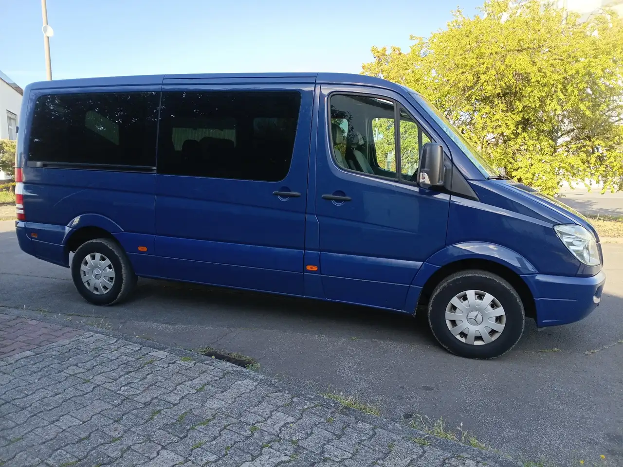 Mercedes-Benz Sprinter 311 CDI 8 Sitzplätze — photo 1 of 6
