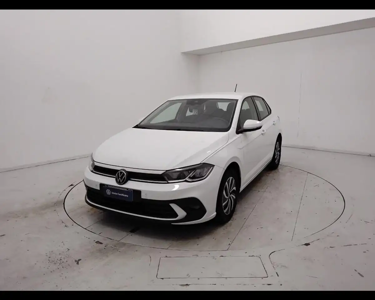 Volkswagen Polo 1.0 tsi Life 95cv — photo 1 of 15