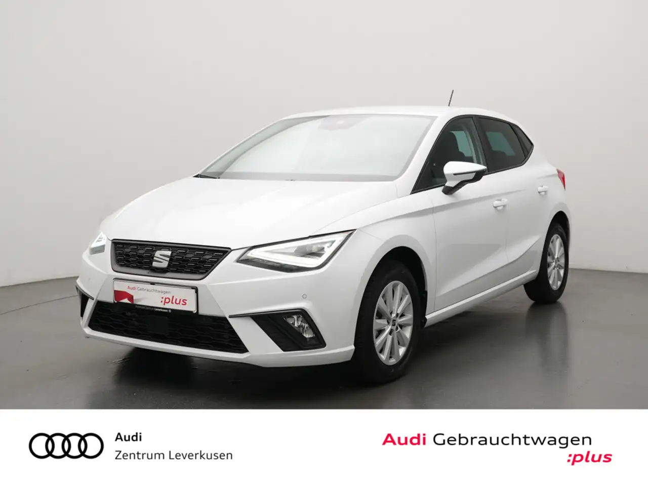 SEAT Ibiza Style ACC NAVI SHZ LED KAM PDC KEYLESS — photo 1 of 14